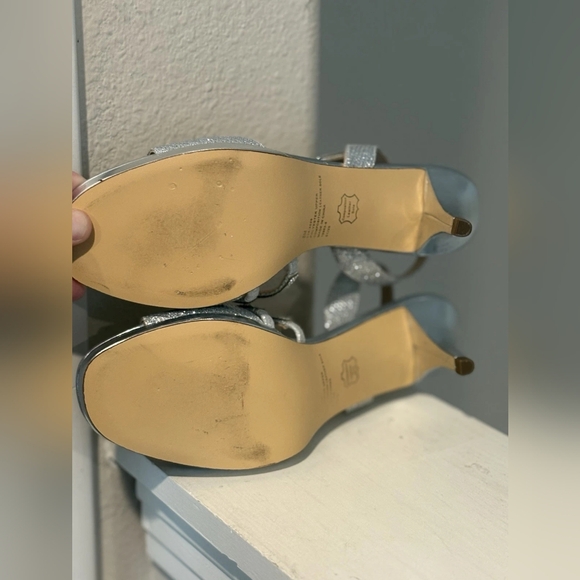 Elegant Silver Strappy Heels - Picture 4 of 4